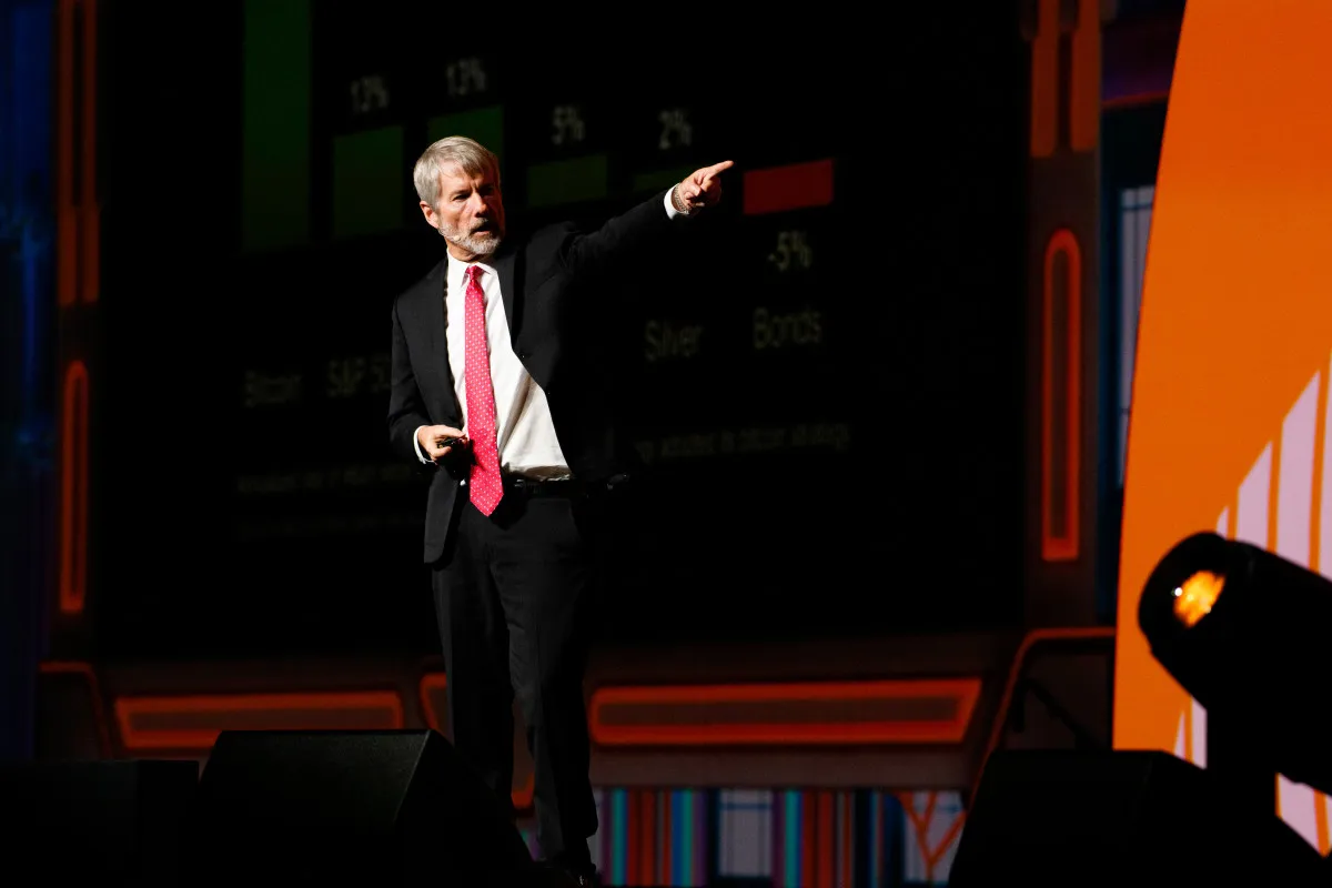 MicroStrategy's Bitcoin Gamble: A Wall Street Veteran's Bankruptcy Prediction