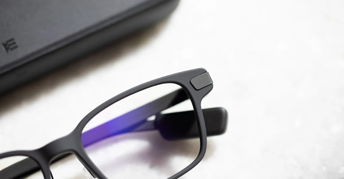 AI Wearables: Navigating the Uncomfortable Frontier of Personal Technology